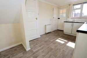 DE VERE ESTATE- click for photo gallery